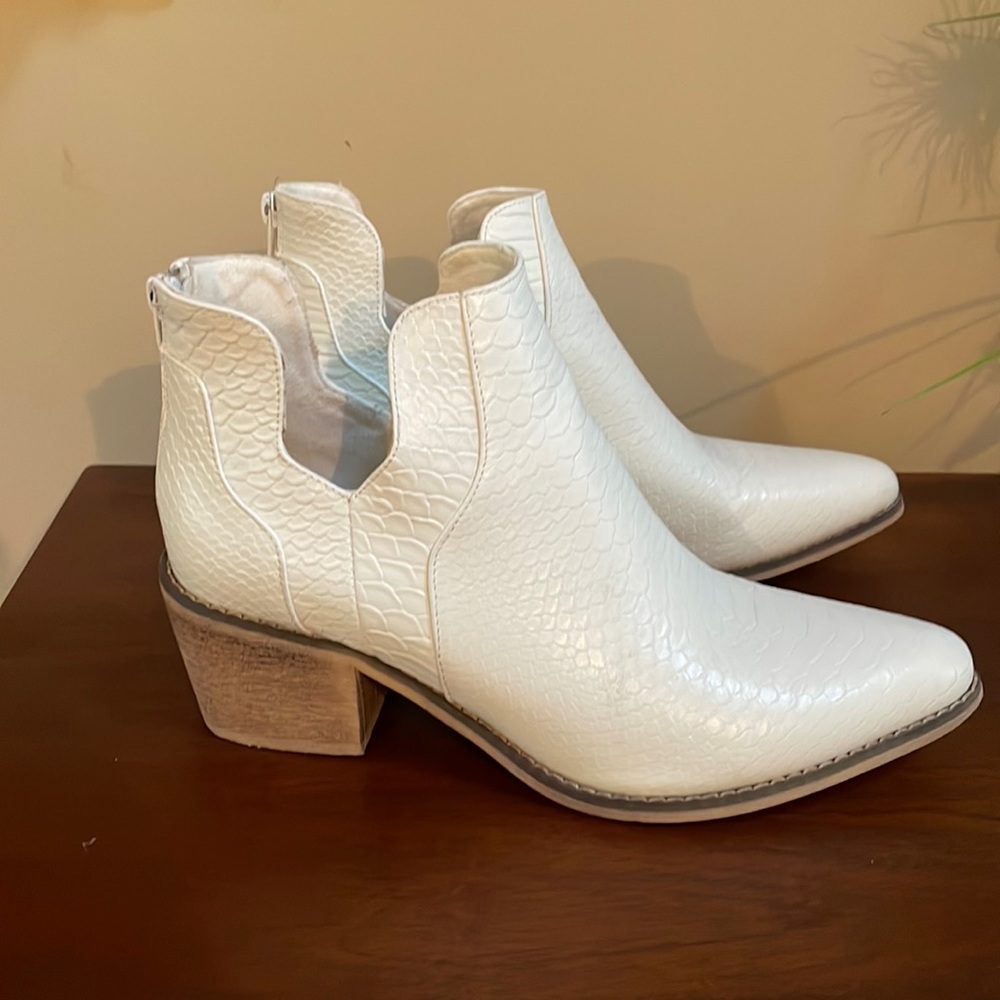 Pierre Dumas, ankle boots, brand new, never worn